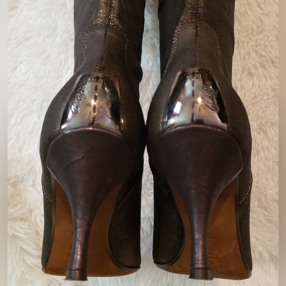 Donald J.Pliner Silver Metallic Crepe Elastic Pointed Toe Knee High Boot 8.5M - Picture 9 of 14